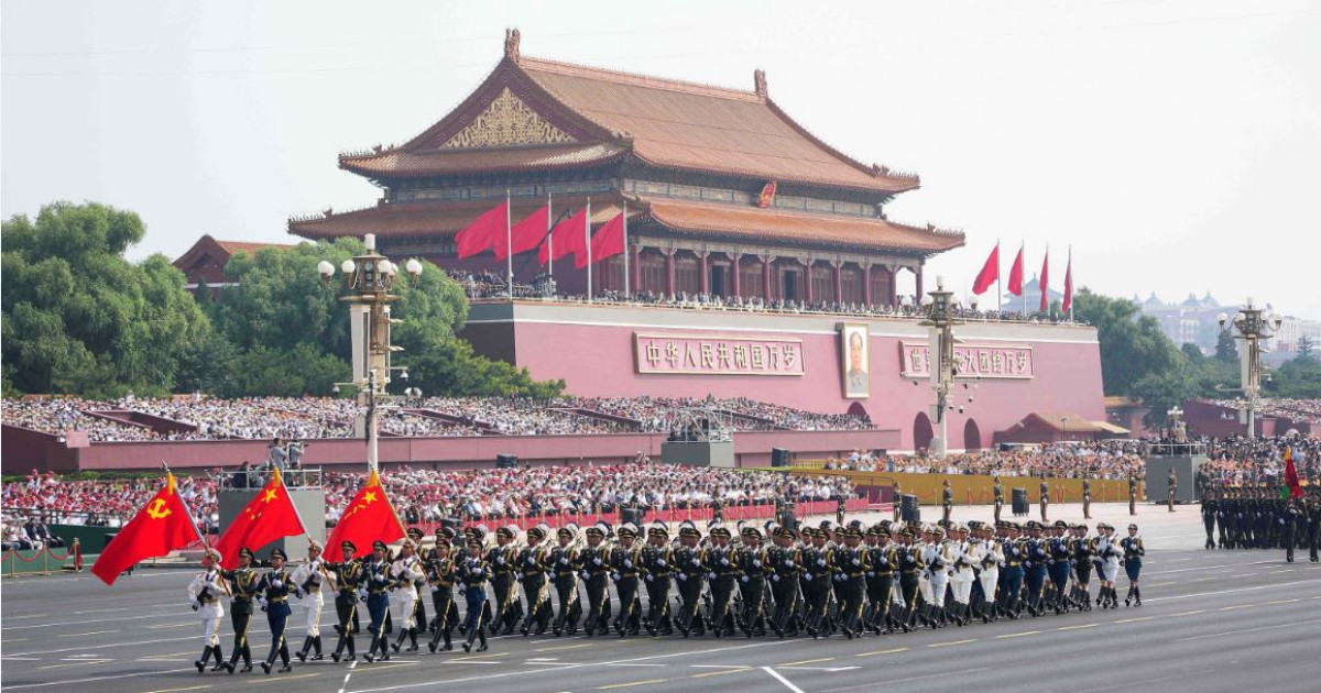 Президент әскери парадқа барды