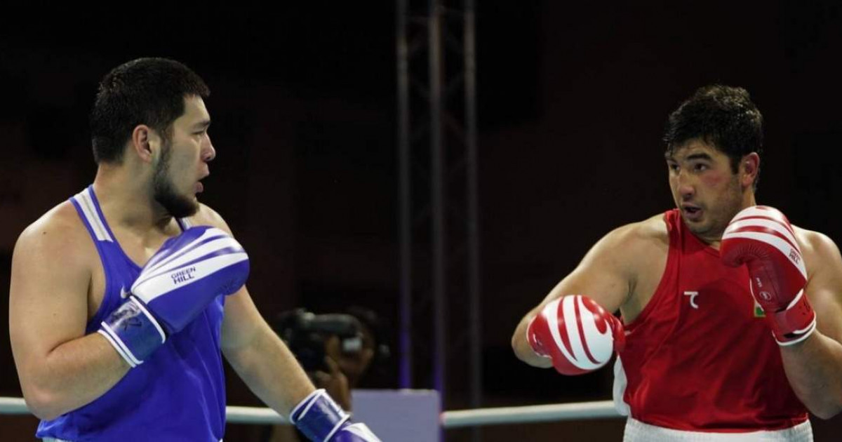 «Шаршы алаңға эмоциямен шықтым»: Айбек Оралбай өзбек боксшысымен өткен жекпе-жегі туралы айтты