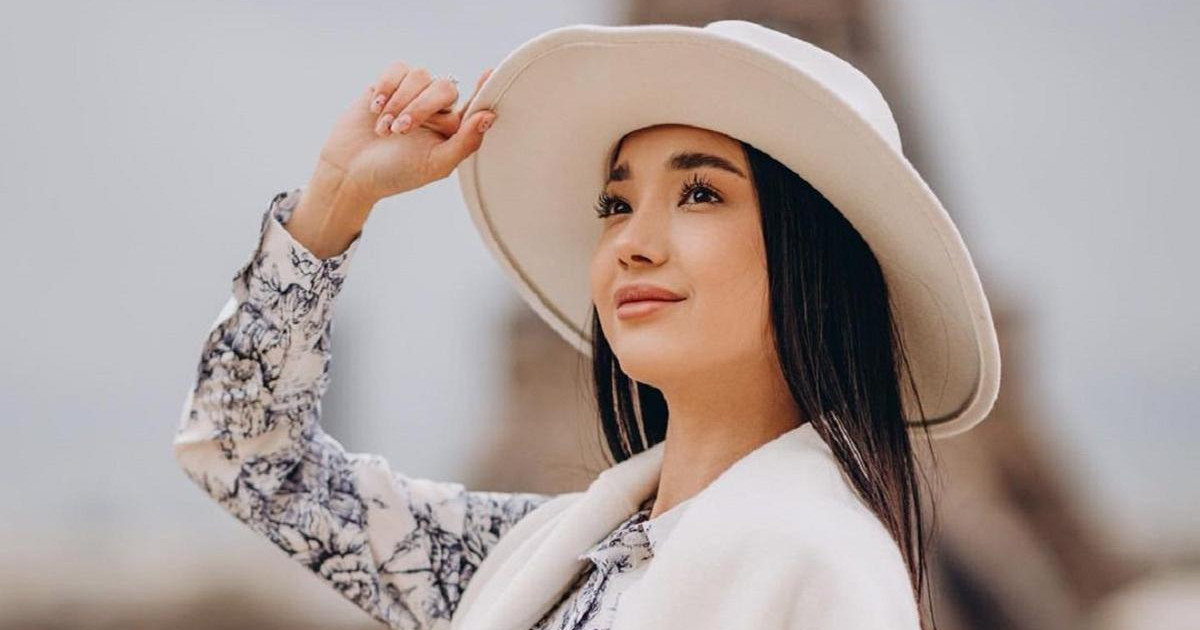 «Үйдегілердің бай екенін білмеппін»: еліміздегі танымал блогер тосын жаңалық айтты