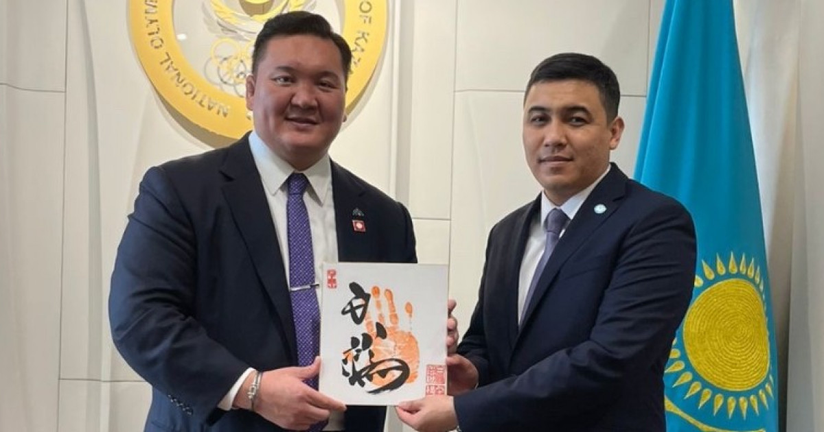 Әйгілі сумо аңызы Қазақстанға келді