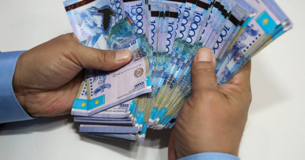 Жетісуда сот орындаушысы алимент төлеуге арналған қаржыны жымқырған