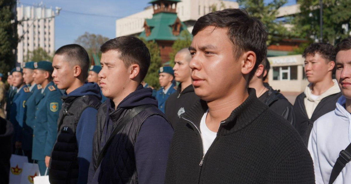 Алматыда 30 сарбаз әскерге кетті