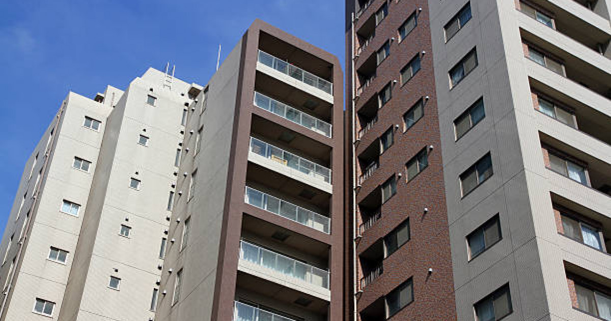 Алматыда жас сарбаз жоғарыдан секіріп кетті