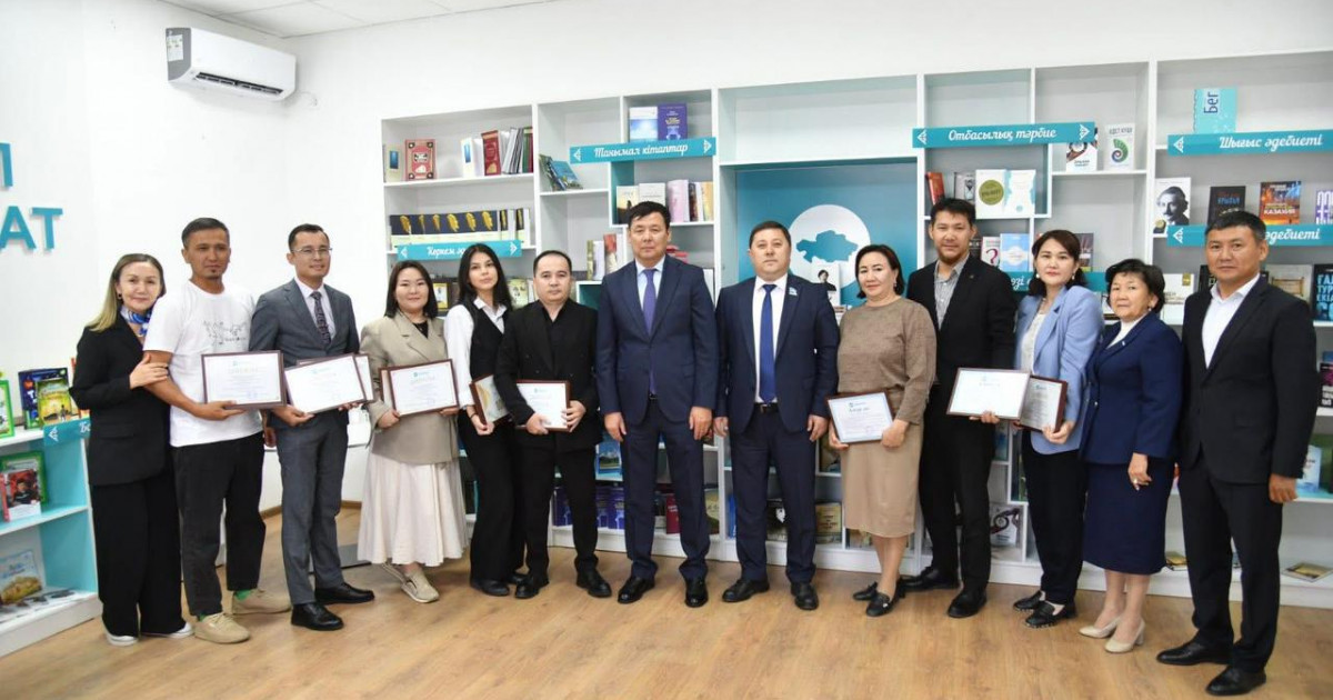 Атырауда Жұмекен Нәжімеденовтің 90 жылдығына арналған облыстық әдеби байқау жеңімпаздары марапатталды