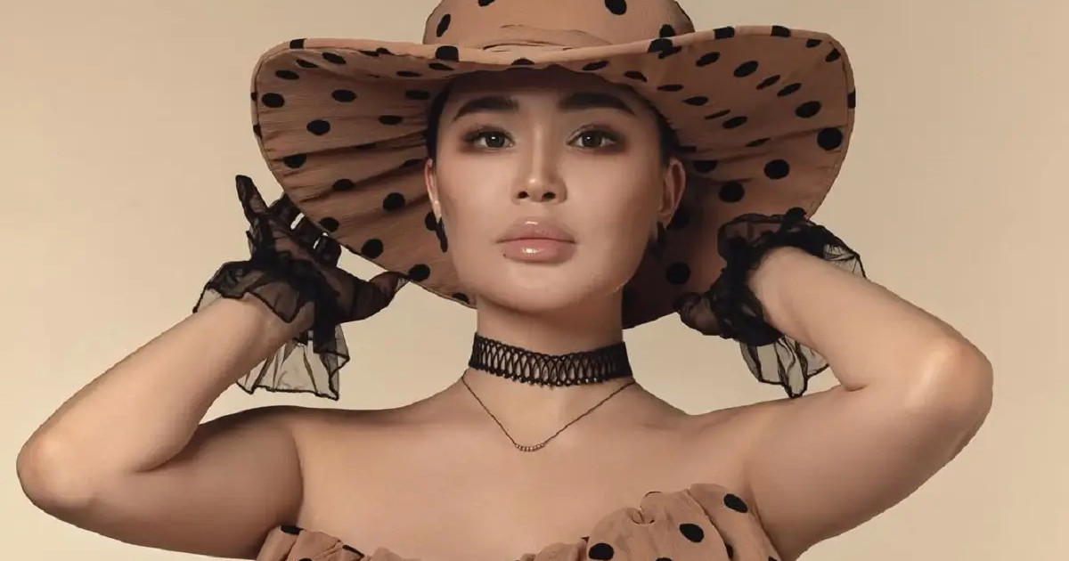 «Әдемі билеген жандарға жүз доллардан беремін»: Әйгерім Қалаубаева оқырмандарын қуантып қойды (видео)