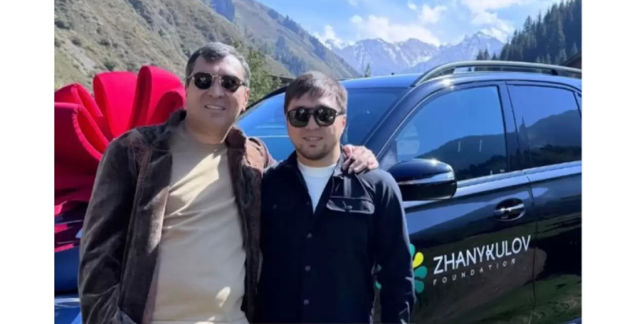 Елдос Сметов Жұмабек Жанықұлов сыйлаған көлігін сатайын деп жатыр