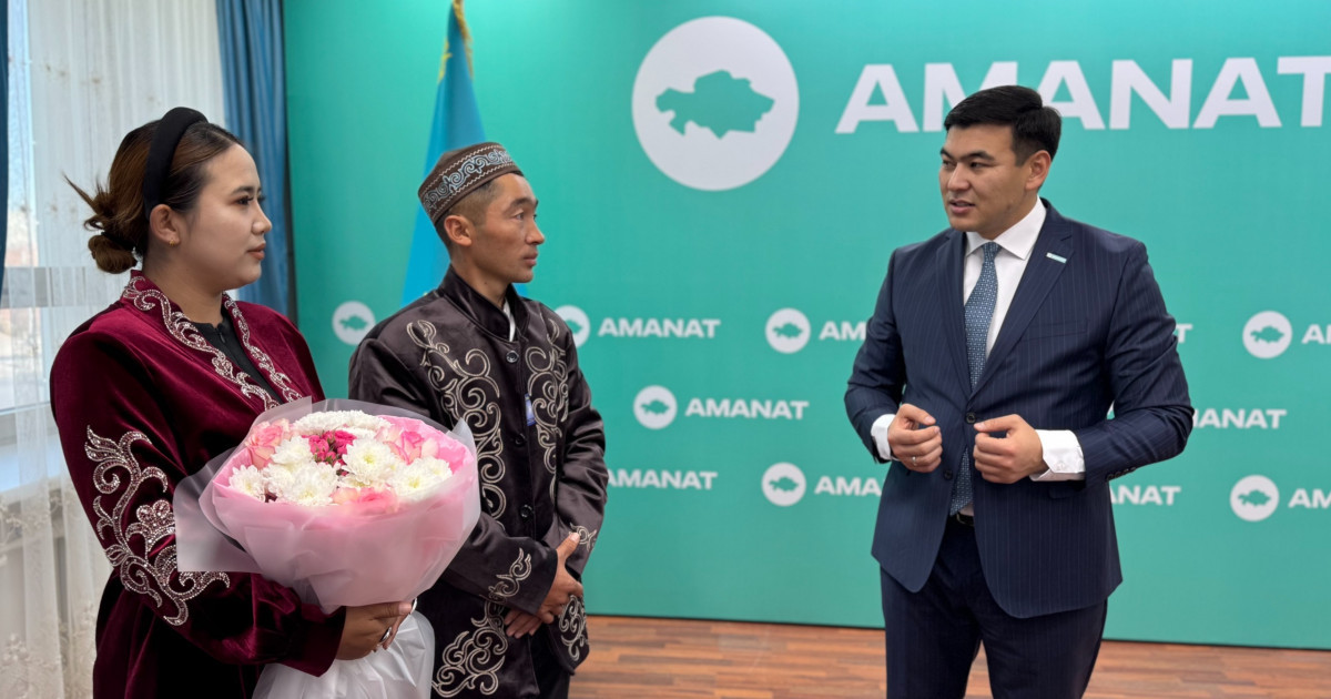 Ерлі-зайыптылар Қытайдан Астанаға атпен келді