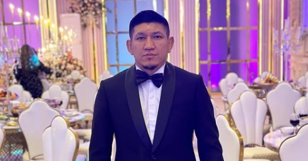 «Қыздар, егер мен сіздерге жазсам...»: Қуат Хамитов күтпеген жазба жариялады