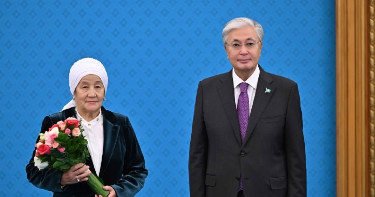 Мемлекет басшысы бір топ ұстазды мемлекеттік наградамен марапаттады