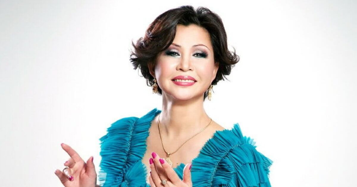 Екі қызды ұрады