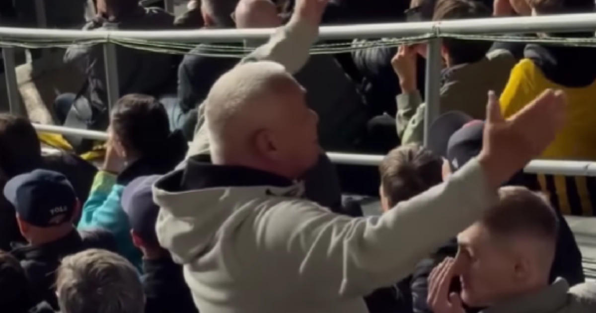 «Неге келдіңдер?»: қария стадиондағы тыныштыққа қатты ренжіді