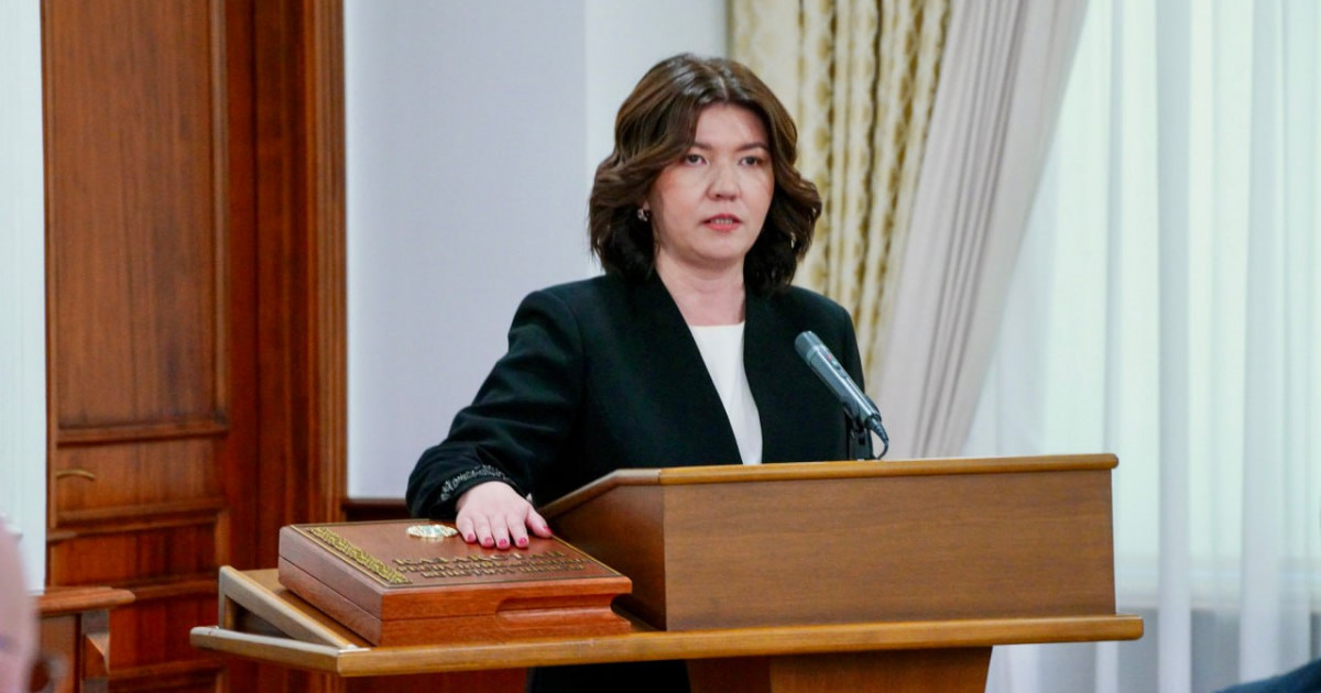 Оқу-ағарту министрі Жұлдыз Сүлейменова ант берді