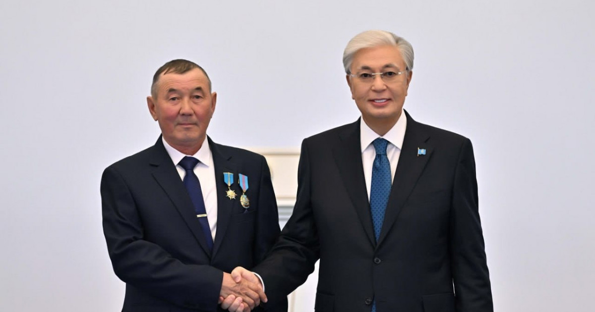 Президент 45 жылдық еңбек өтілі бар механизаторға «Қазақстанның Еңбек Ері» атағын берді