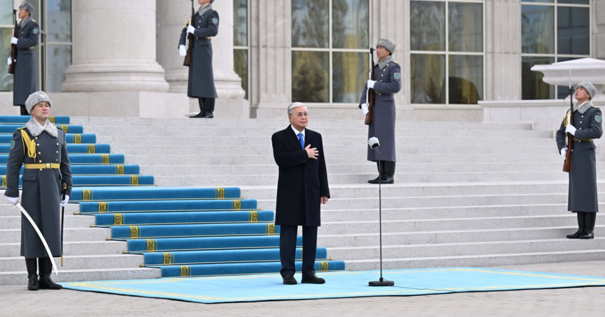 Президент Егемендіктің 35 жылдығына орай Мемлекеттік Ту көтеру рәсіміне қатысты