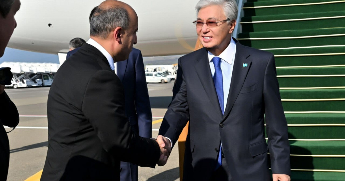 Қасым-Жомарт Тоқаев ресми сапармен Әзербайжанға барды