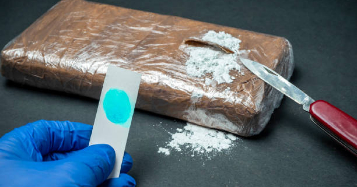 Түркістанда тәркіленген есірткіні сатып жатқан полицейлер ұсталды