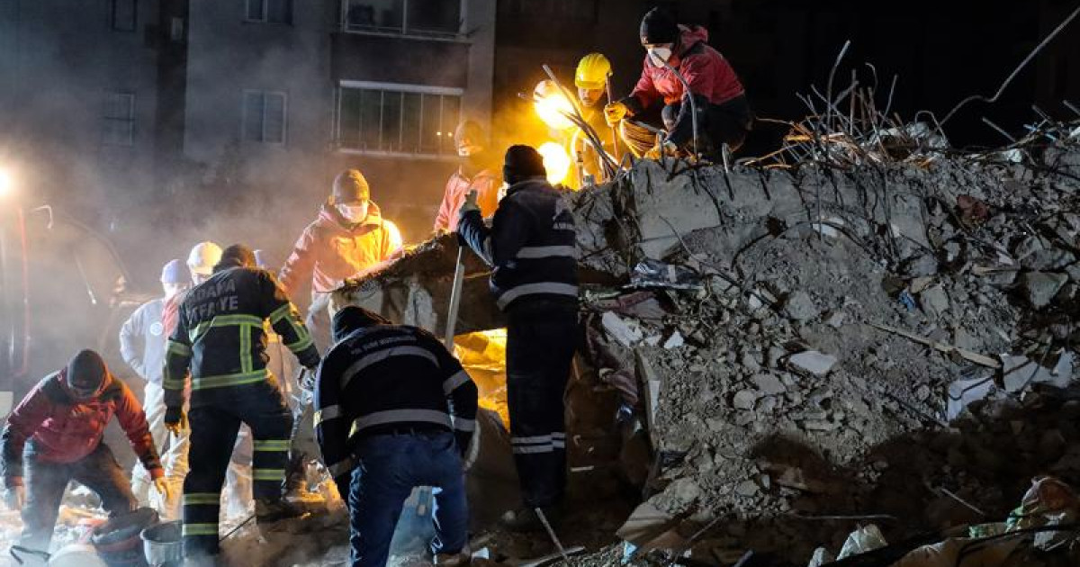 Түркияда 96 адамның қазасына себеп болған үйдің мердігері 62 рет өмір бойына және 865 жылға сотталды