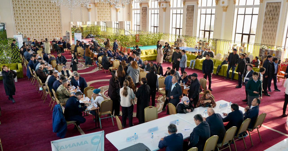 «AMANAT» партиясының көшпелі қоғамдық қабылдауы: Арыстағы өзекті мәселелер тыңдалып, шешу жолы қаралды