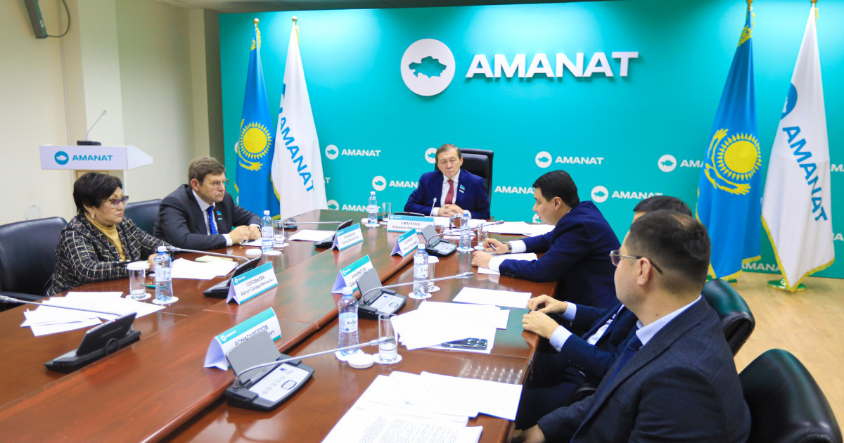 Экологиялық кеңес отырысында Каспий, Жайық және Аралды қалпына келтіру мәселесі талқыланды