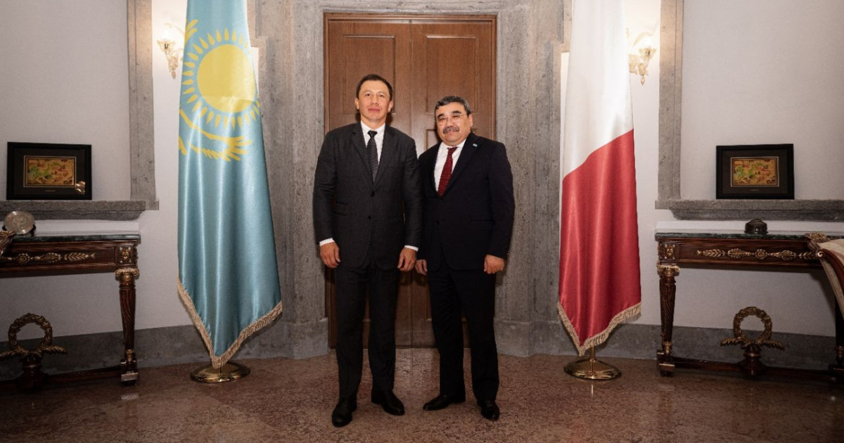 Геннадий Головкин Қазақстанның Италиядағы елшісі Ерболат Сембаевпен кездесті