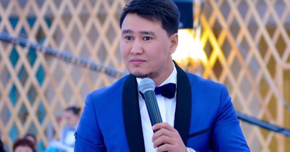 Жалаңаш кискамен жалаңаш қыздар