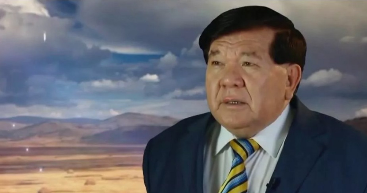 "Айтқанының бәрі келді...": Мұхтар Шаханов өмірін болжаған көріпкел туралы айтты (видео)