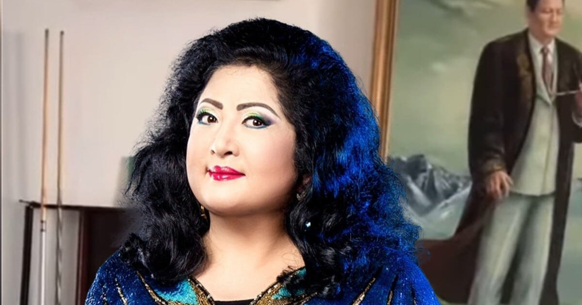 Ерке Есмахан Мақпал Жүнісоваға қымбат сыйлық берді (видео)