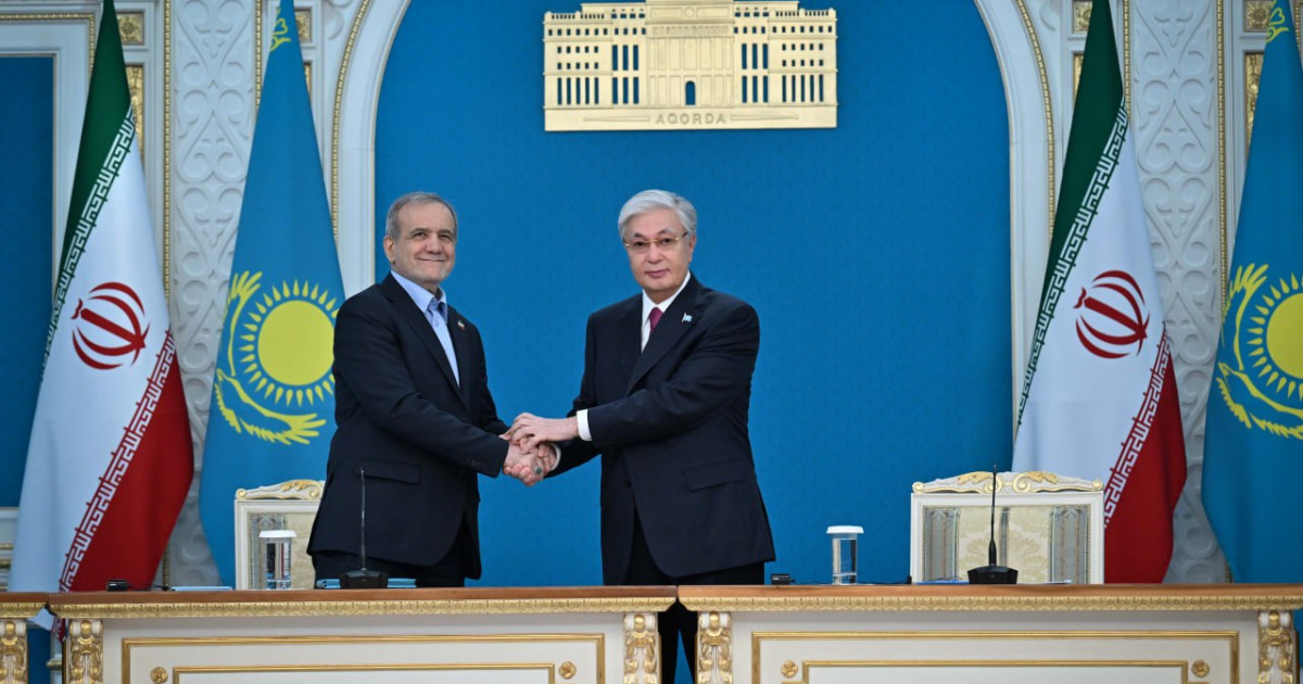 Қасым-Жомарт Тоқаев пен Масуд Пезешкиан маңызды құжаттарға қол қойды