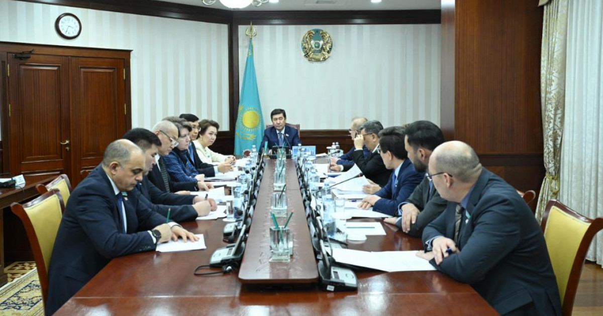 Мәжіліс Спикері Ерлан Қошановтың төраға­лы­ғы­мен бюро отырысы