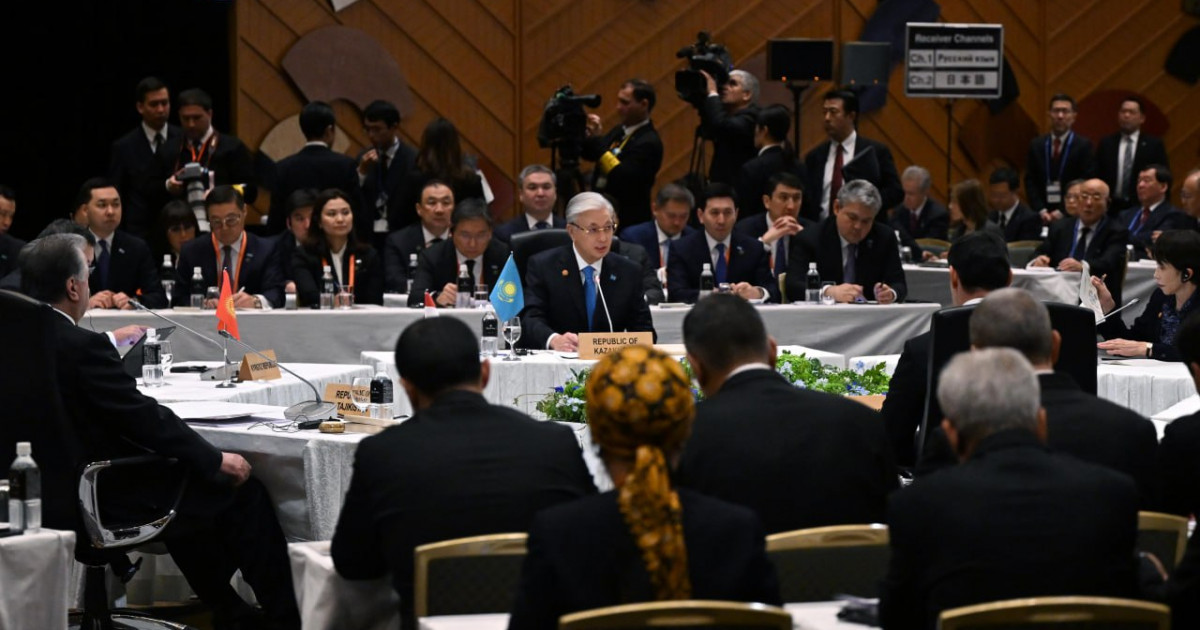 Мемлекет басшысы ғылыми-техникалық және технологиялық прогресте көш бастап келе жатқан Жапонияның әлемдік экономикадағы жетістіктеріне назар аударды