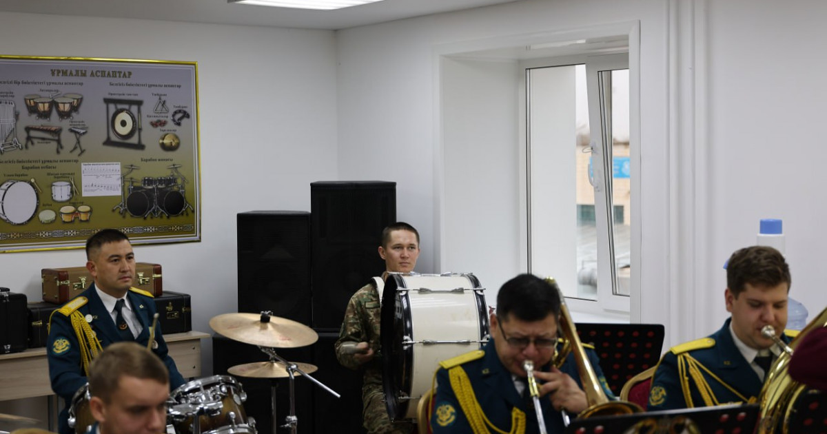 Әскерде Әли Әлімжанның әсем әні әуеледі