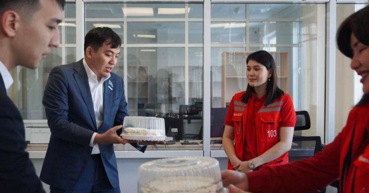 «AMANAT»: Еріктілер медицина қызметкерлеріне қолдау көрсетті