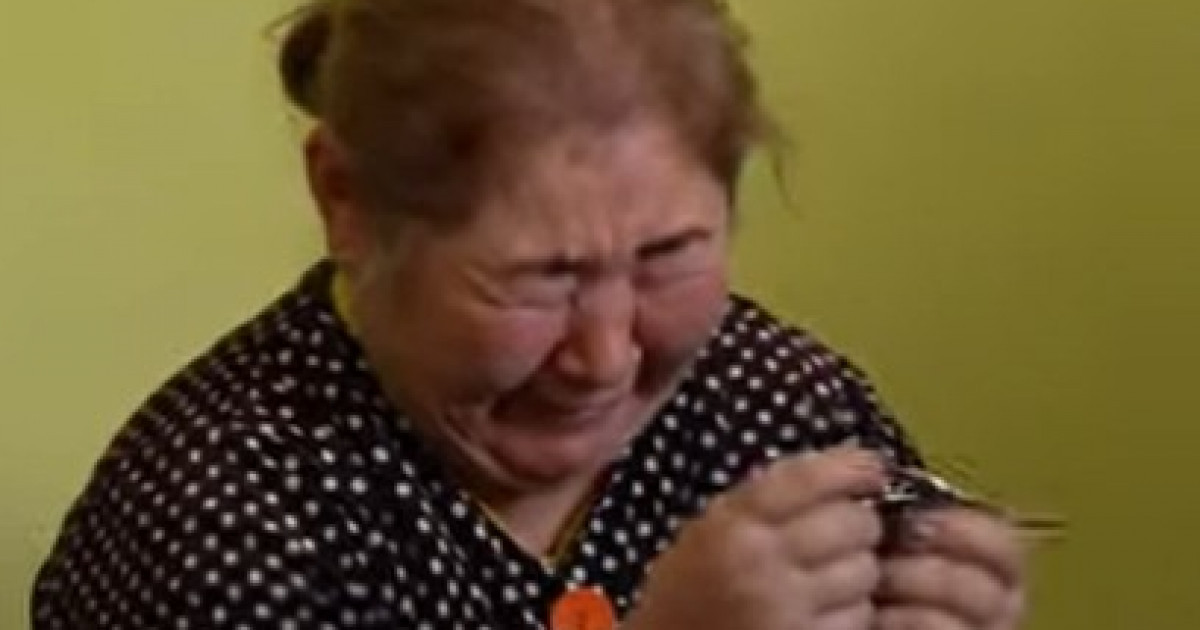 Бетперде таққан жігіт тағы отбасына үй сыйлап, ем алуға қаражат берді (видео)