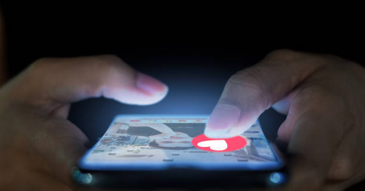 Қарағандыда 19 жастағы жігіт интернетте қызбен танысамын деп ақшасынан айырылды