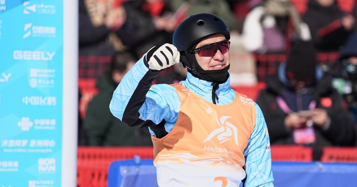 Қазақстан фристайл-акробатикадан әлем кубогы кезеңінде өнер көрсетуін бастады