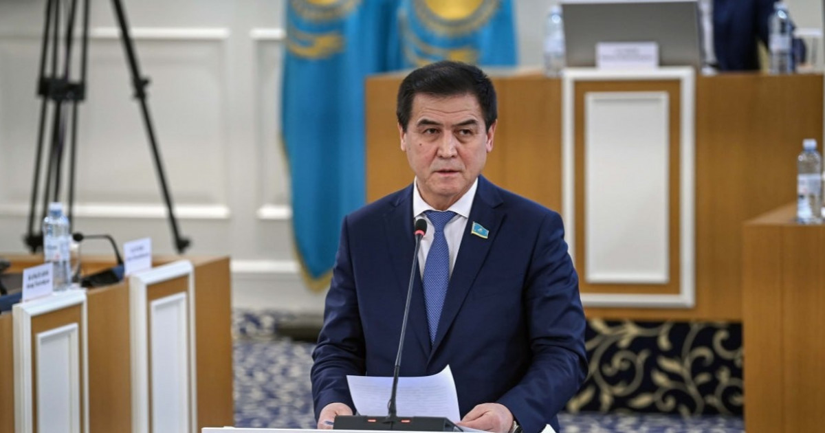 Конституциялық комиссия екінші отырысында «Құрылтай», «Халық кеңесі» бөлімдері бойынша нормаларды талқылады