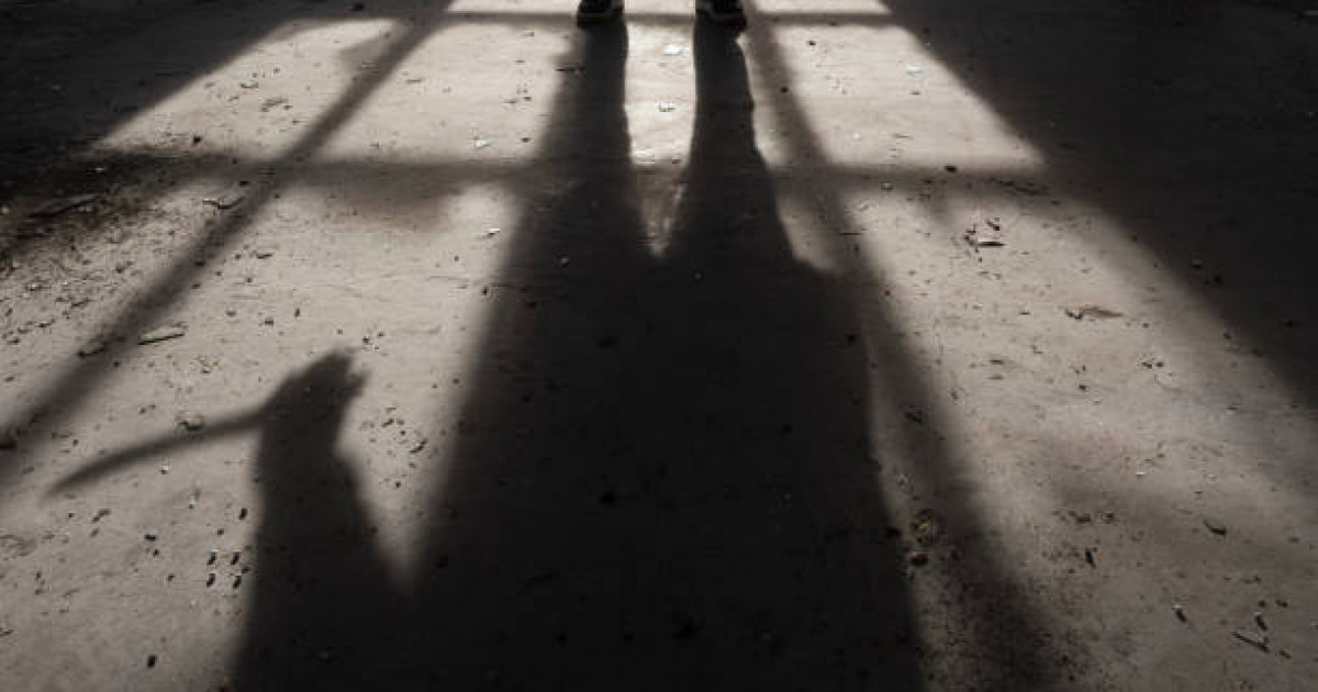 «Көшеде қолына пышақ ұстап жүріп қуған»: Шымкентте 21 жастағы қызды өлтіріп кетті