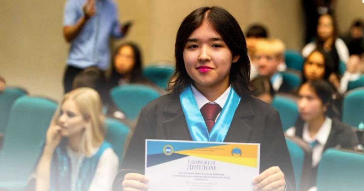 Он тілде еркін сөйлейтін жас полиглот Қазақстанда тұрады