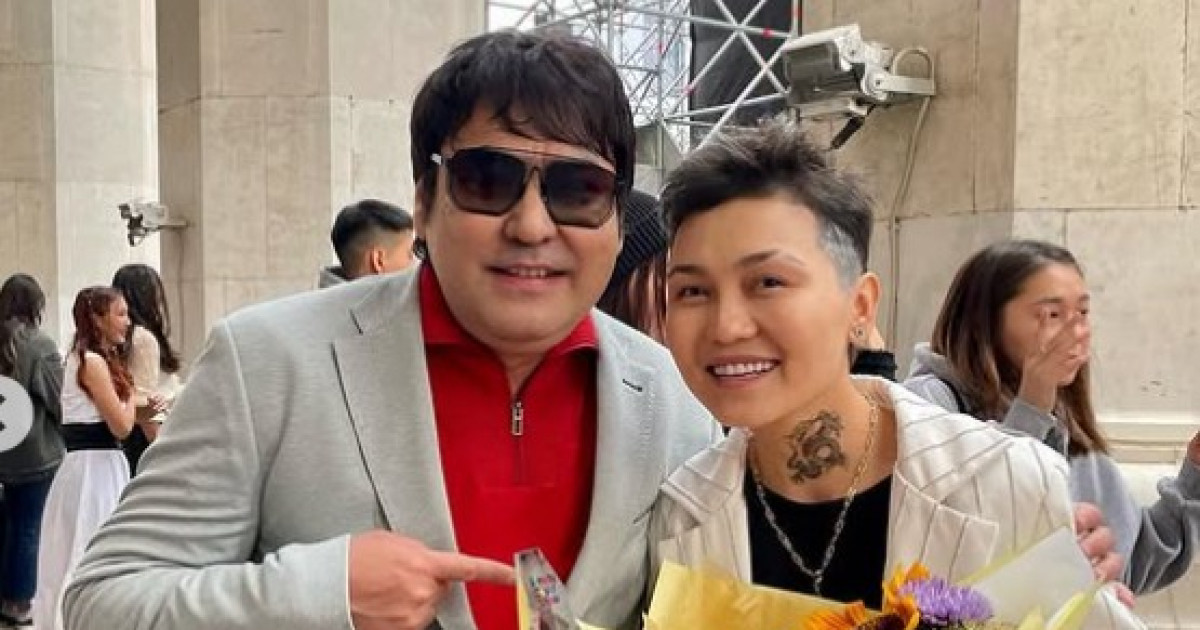 Танымал әнші отыздан асқанда тұсауын кестірді (видео)