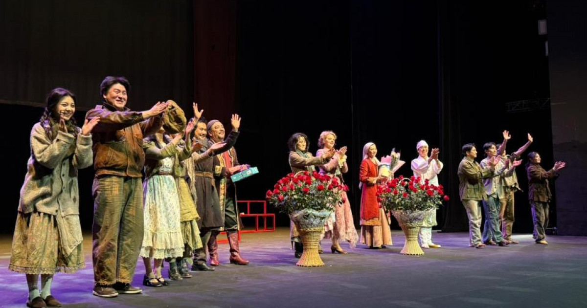 Астанада «Париждегі екі әйел» спектаклінің премьерасы өтті