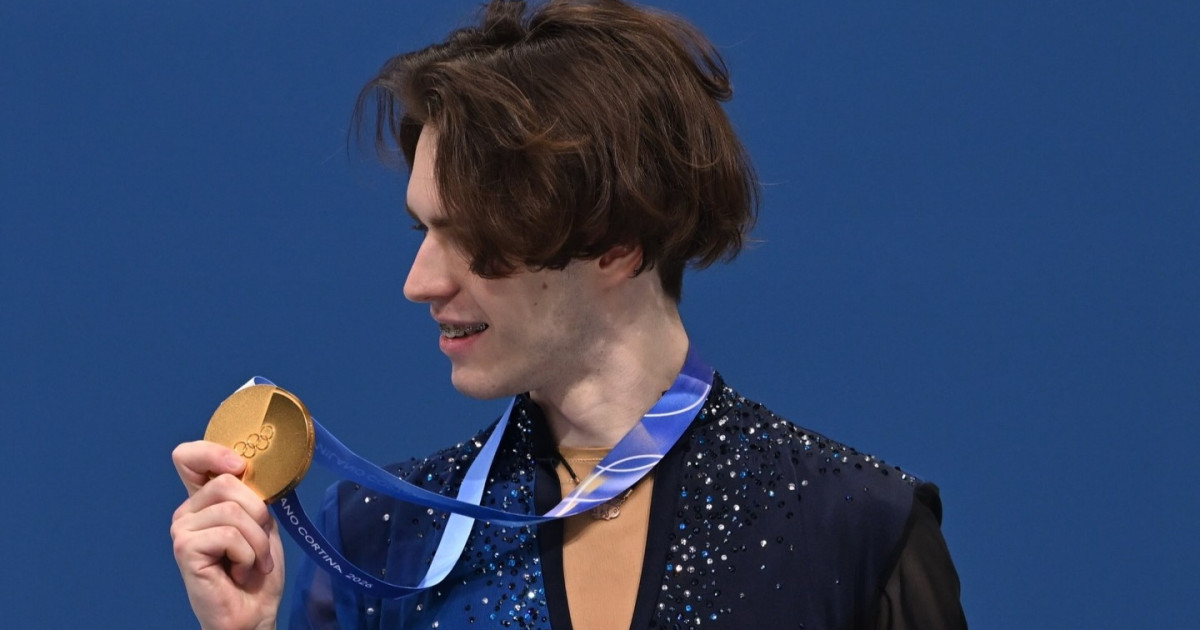 «Біз 32 жыл бойы күткен алтын медаль»: мәнерлеп сырғанаушы Михаил Шайдоров тарихи жеңіске қол жеткізді