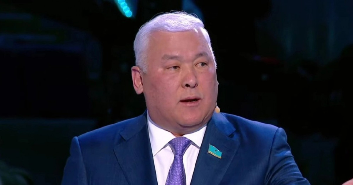 Депутат Мұрат Әбенов жаңа Конституцияда екінші әйел насихатына нақты тосқауыл қойылғанын айтты