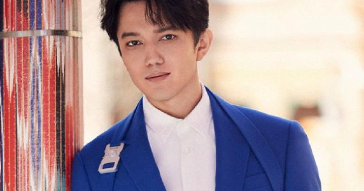 Димаш Құдайберген бала күнінен қолынан түспеген жеке домбырасын музейге тапсырады