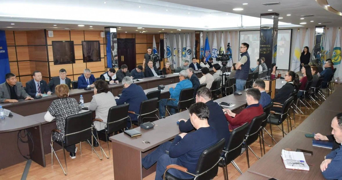 Конституция жобасы әлеуметтік мемлекетке бағытталған – Кәсіподақтар федерациясы Ата Заңды қолдады