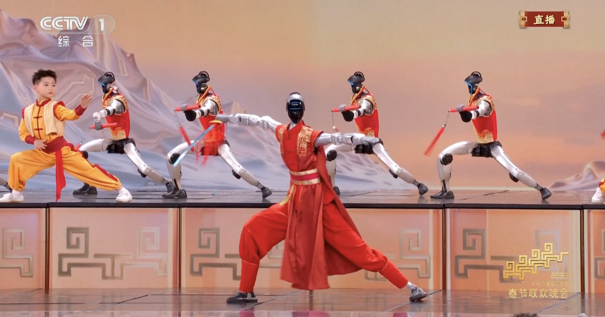 Кунг-фу қимылдарын адамнан да шебер жасайтын қытайлық роботтар әлемді таңғалдырды