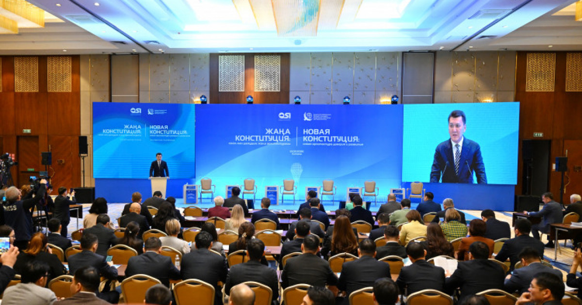Мемлекеттік кеңесші жаңа Конституция жобасына арналған сарапшылар талқылауына қатысты