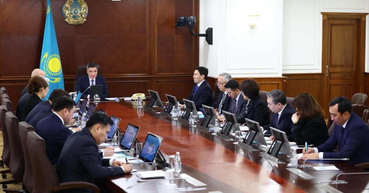 Олжас Бектенов Президент берген тапсырмаларды жүзеге асыру жөнінде кеңес өткізді