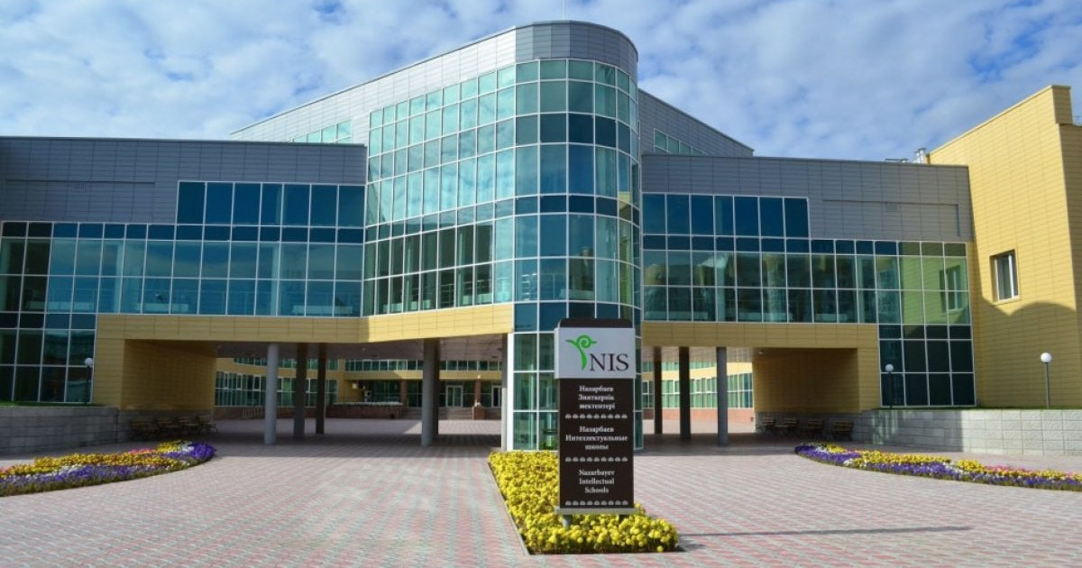 Петропавлда Назарбаев Зияткерлік мектебінің оқушысы үшінші қабаттан құлап кетті