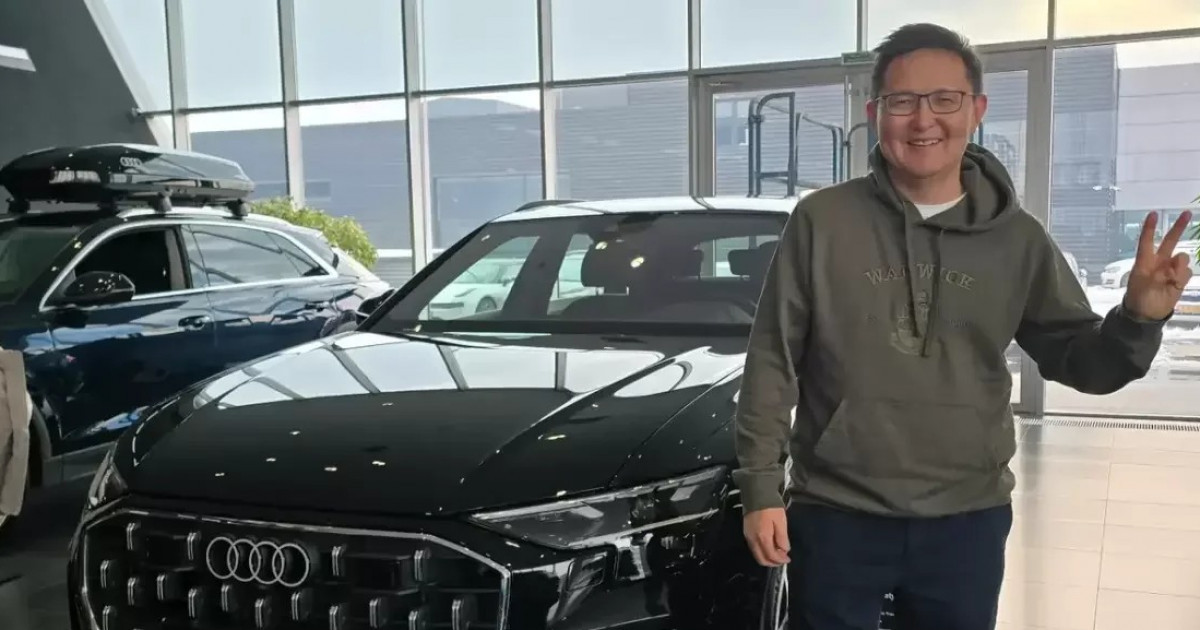 Танымал кәсіпкер Олимпиада чемпионының әкесіне автокөлік сыйламақ