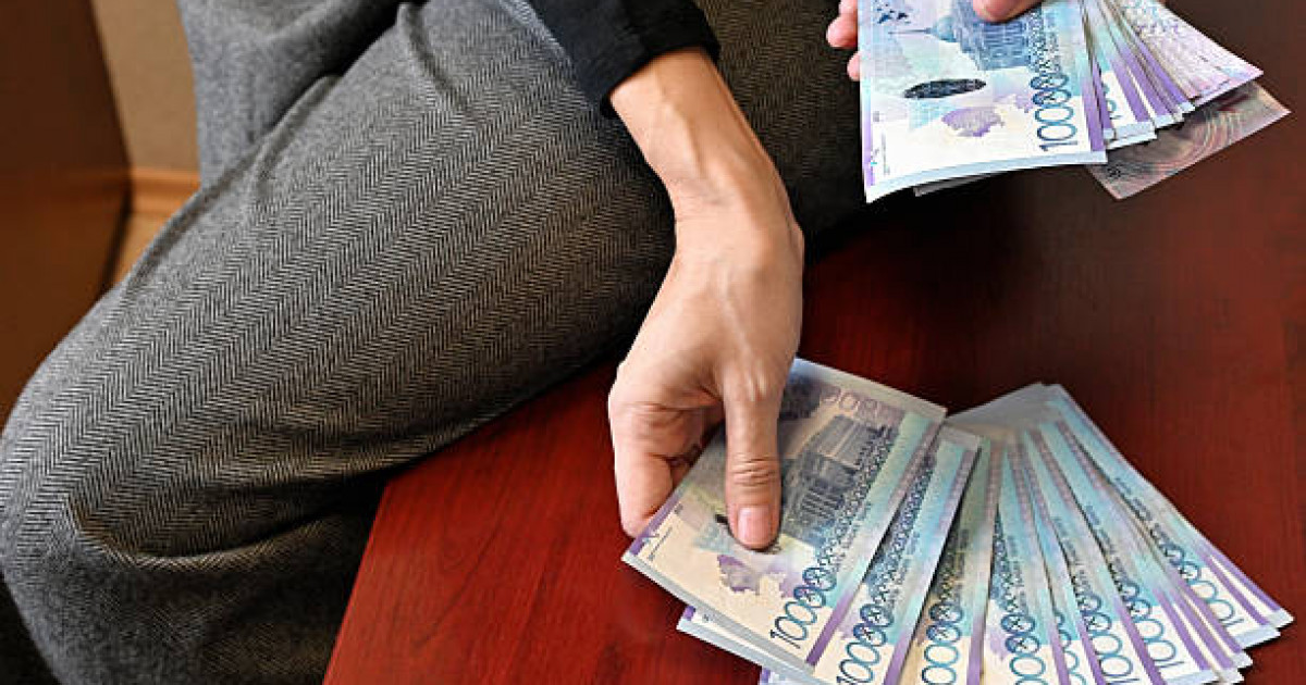 «Ақшаны қалай дұрыс жұмсау керек?»: өміріңізге қажет 6 кеңес